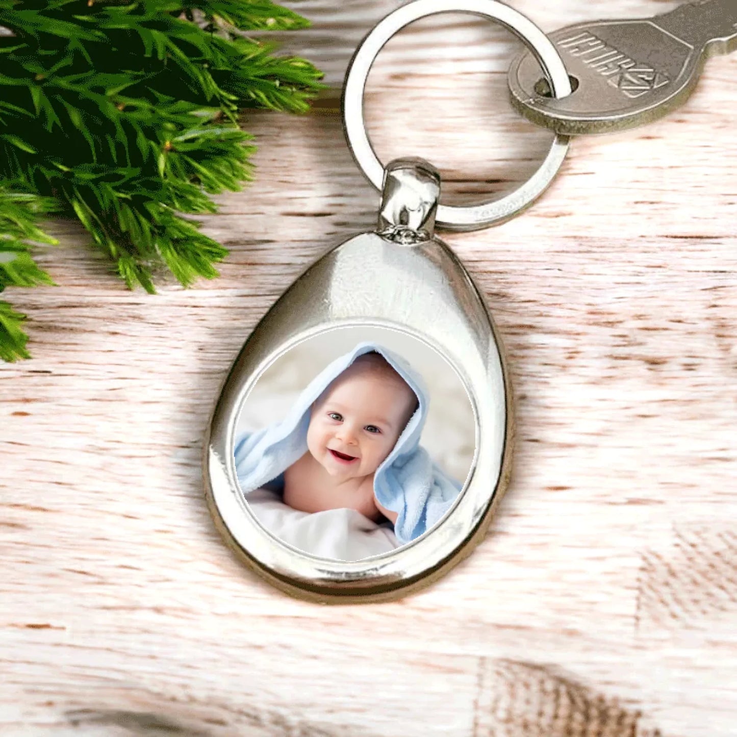 Artikel-Schlüsselanhänger-Tropfen-Mockup