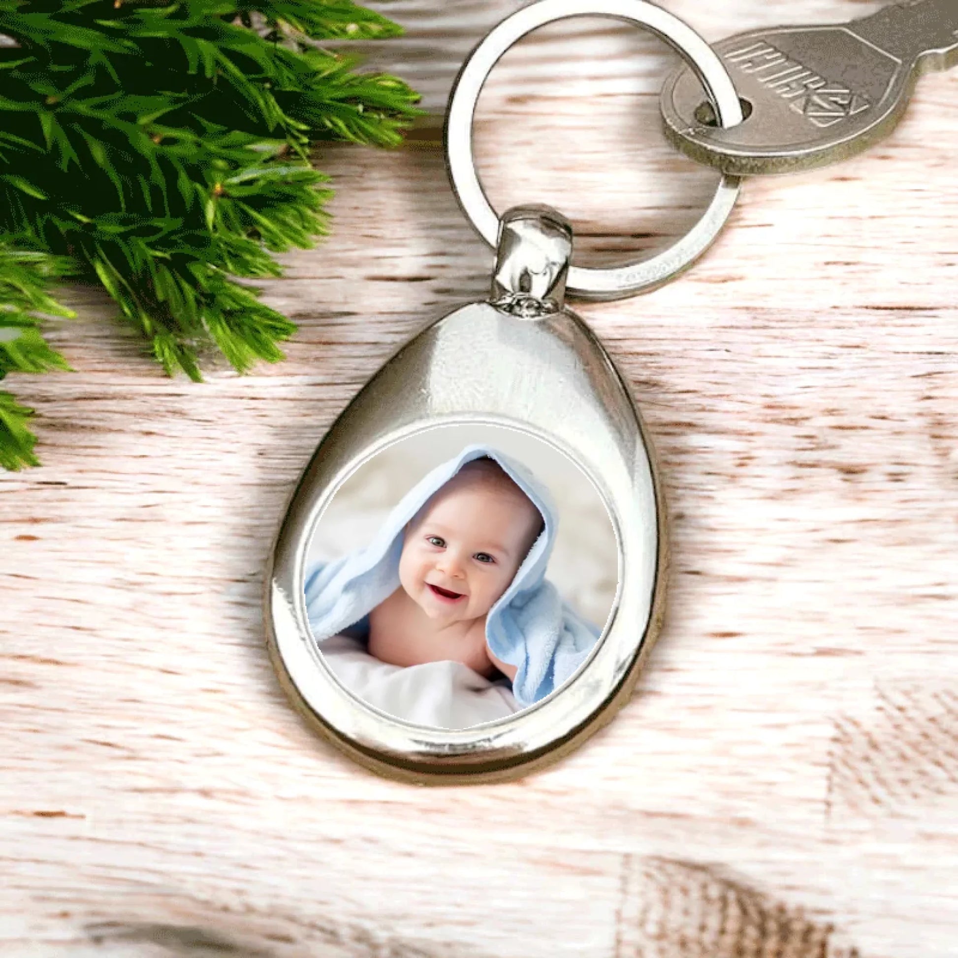 Artikel-Schlüsselanhänger-Tropfen-Mockup